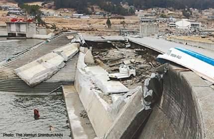 the 94 foot ne japan tsunami